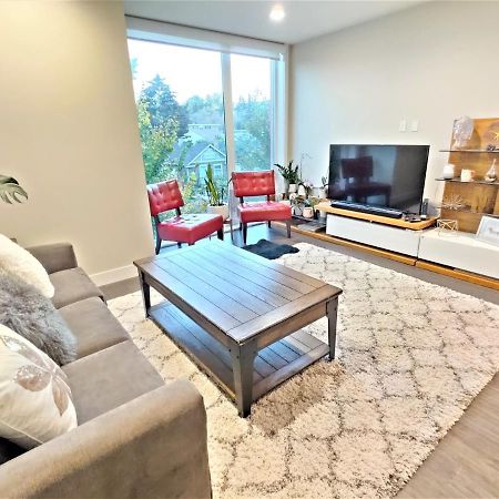 Monki Di Executive Suites - Glas - Luxury Inner City Home 3 Min To Downtown W Private Rooftop Patio Fireplace Калгари Экстерьер фото